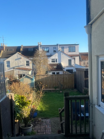 2 bedrooms in a 3 bed house in Selborne Road, Bristol (BS7) - House
