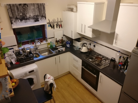 1 Bedroom In A 2 Bed Flat In Hopehill Gardens Glasgow G20